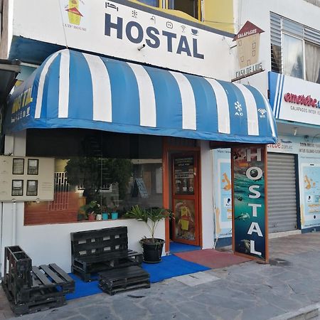 Hostal La Casa De Luis Puerto Baquerizo Moreno Exterior photo