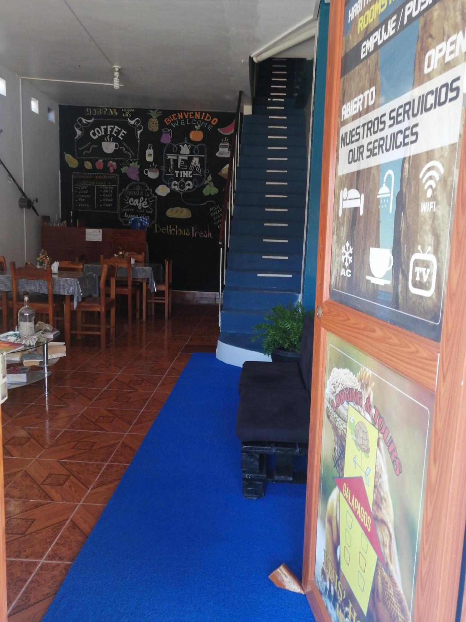 Hostal La Casa De Luis Puerto Baquerizo Moreno Exterior photo