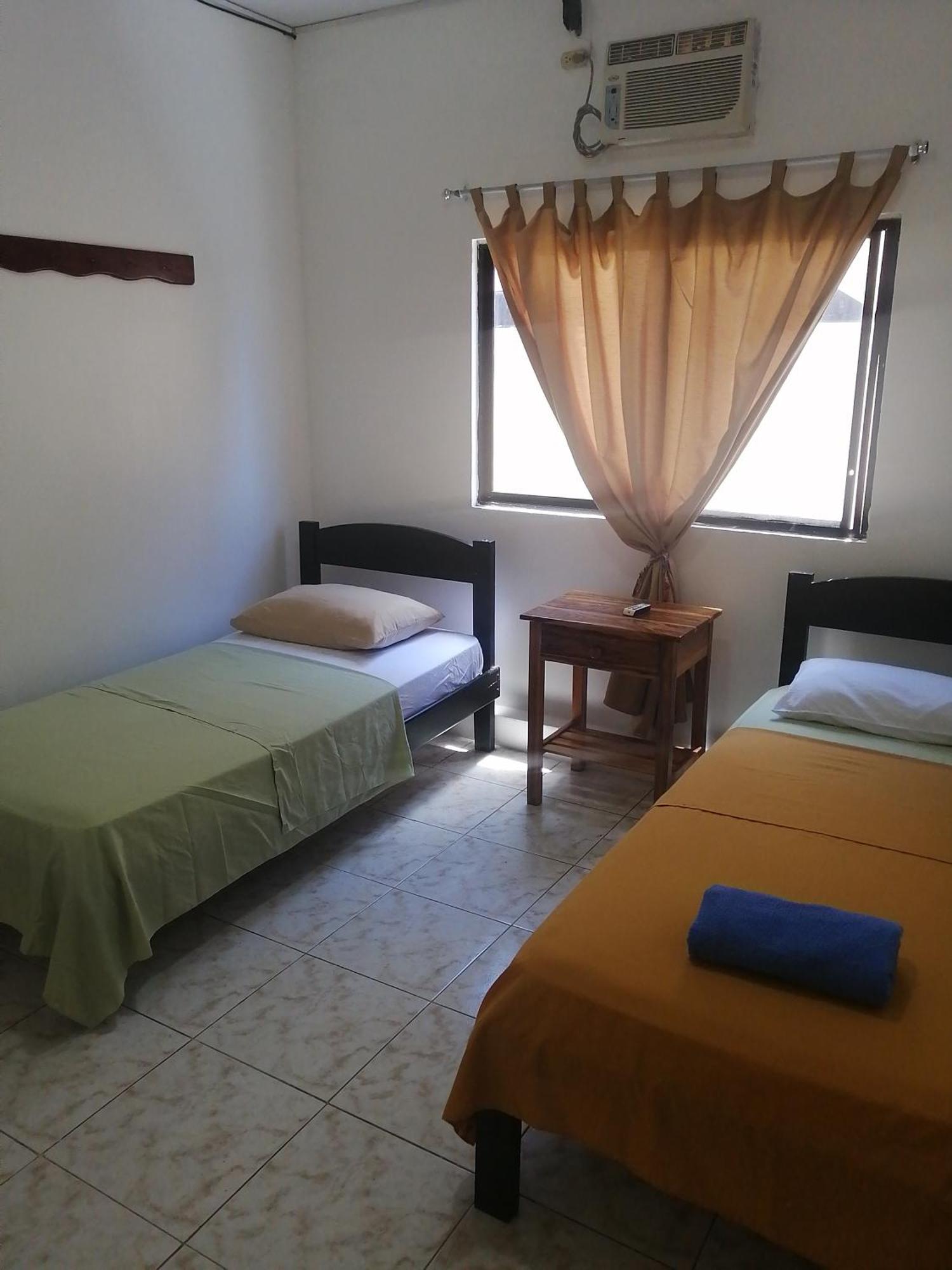 Hostal La Casa De Luis Puerto Baquerizo Moreno Exterior photo